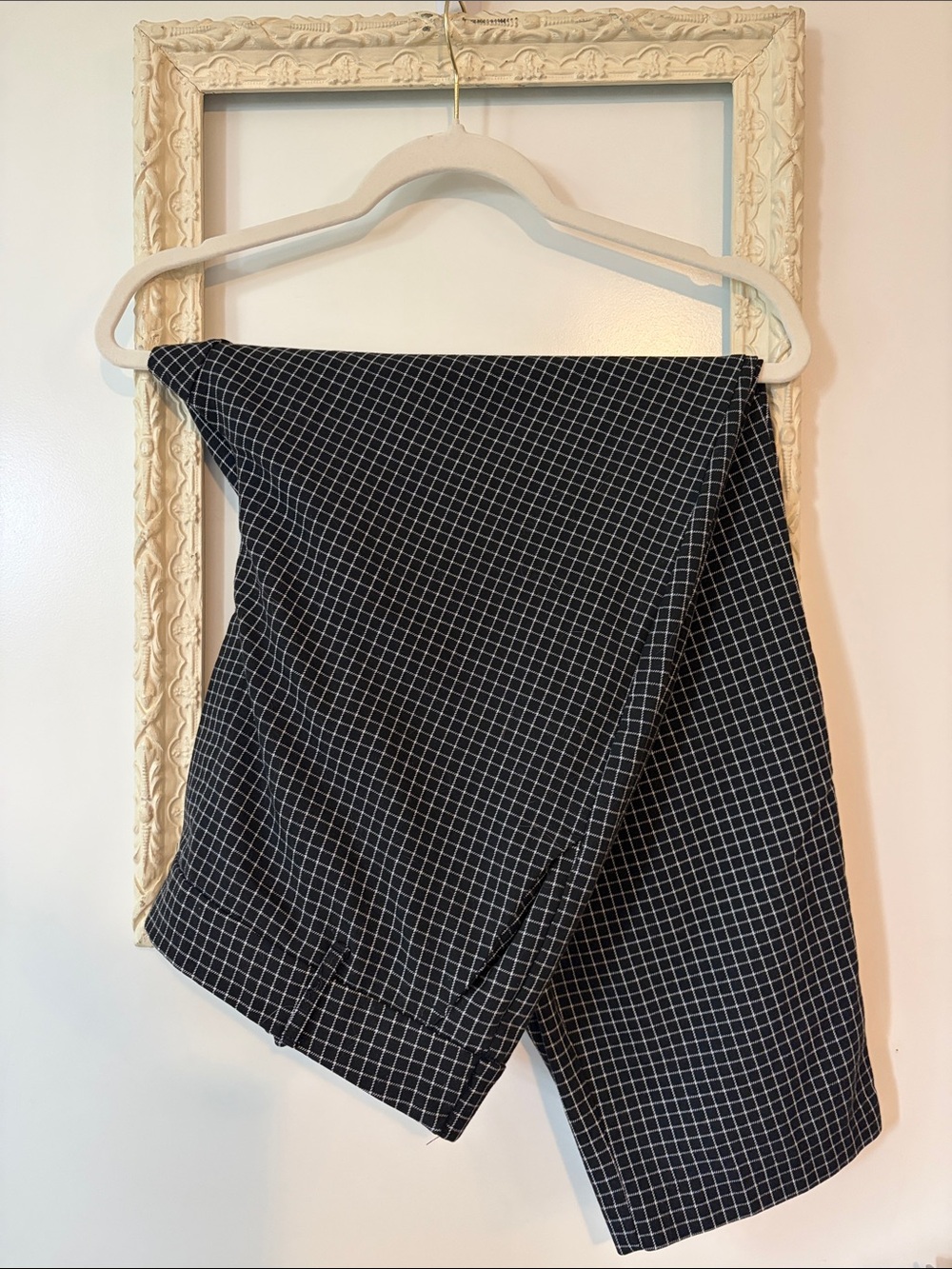JULES & LEOPOLD | Black Grid-Print Women's Trousers - Picture 2 of 15
